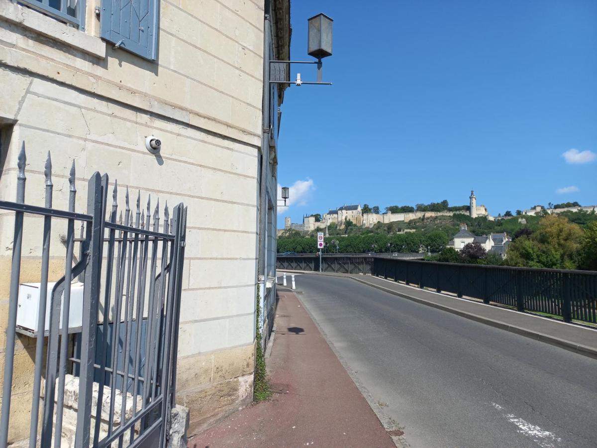 Agreable Maison De Ville Au Coeur De チノン エクステリア 写真